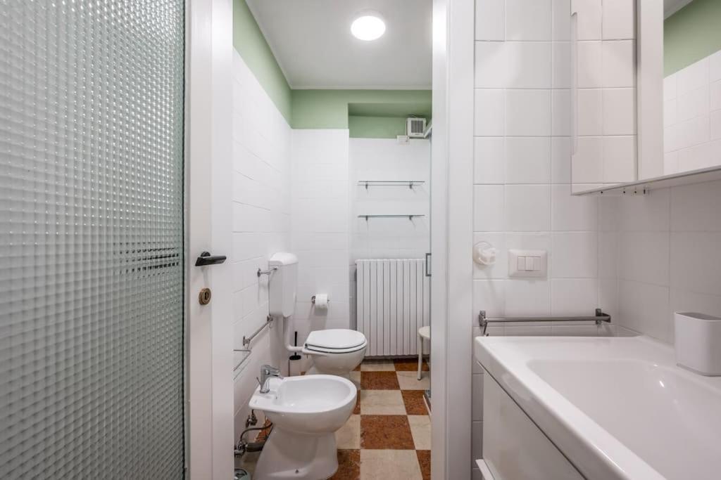 Casa Camilla - Arty Suite Nel Centro Storico Parma Exteriör bild